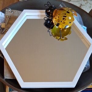 BEE MIRROR DECOR